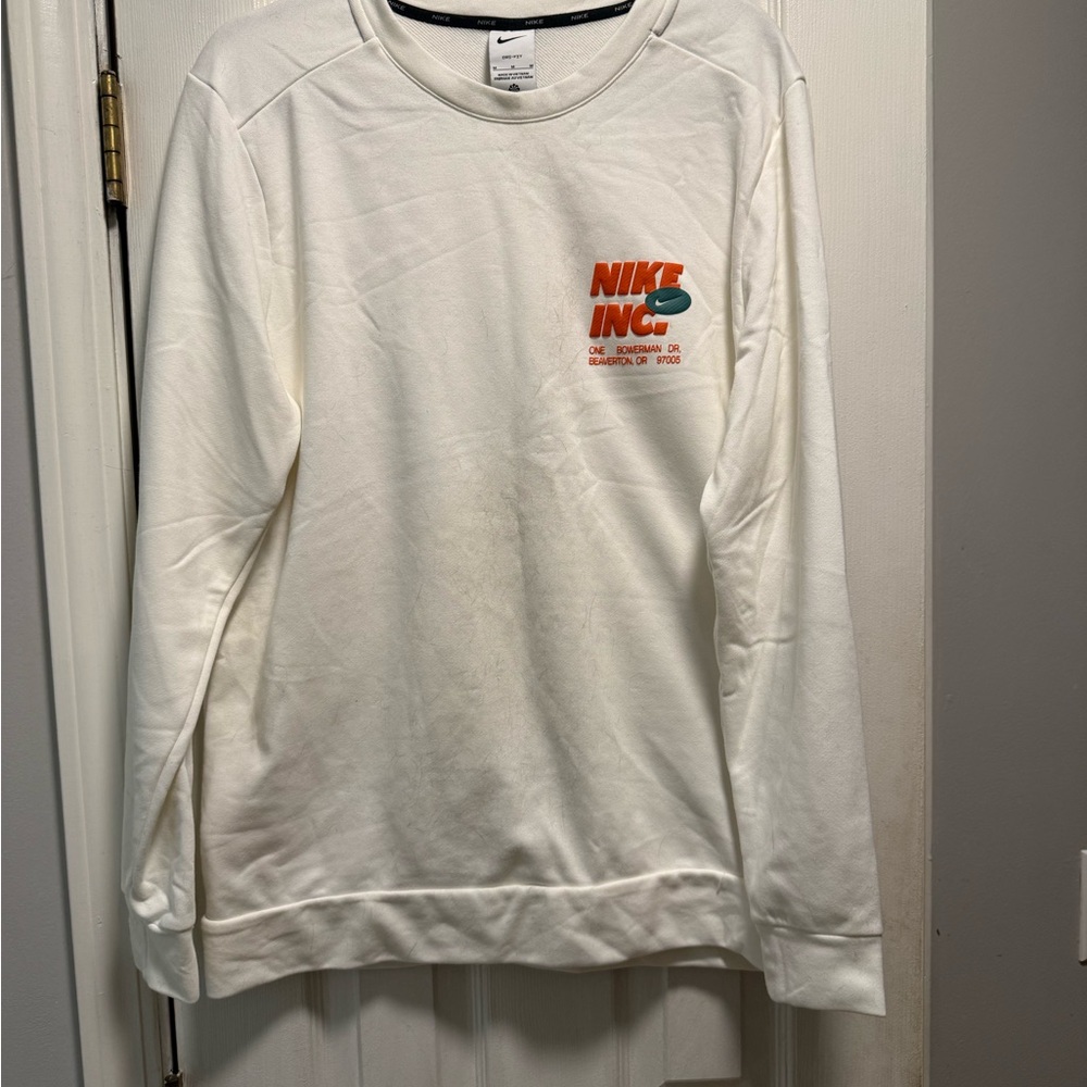 NWOT - Nike White Long-sleeve tee with Logo